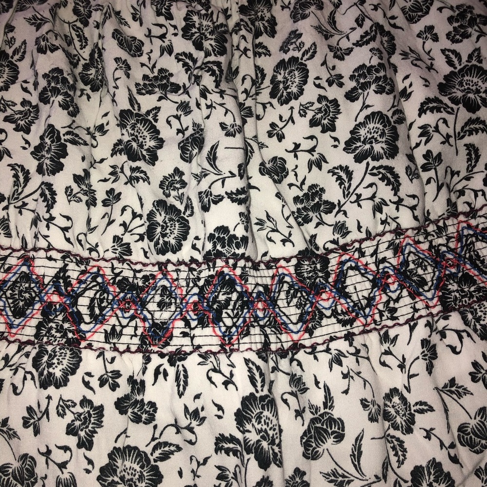 Maxi dress with white linen lining - Picture 2 of 4